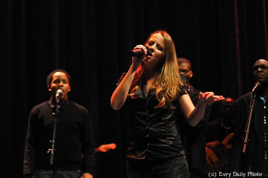 Evry Daily Photo - Telethon Evry 2010 - Concert Evry University Gospel - large - 5244059984.jpg